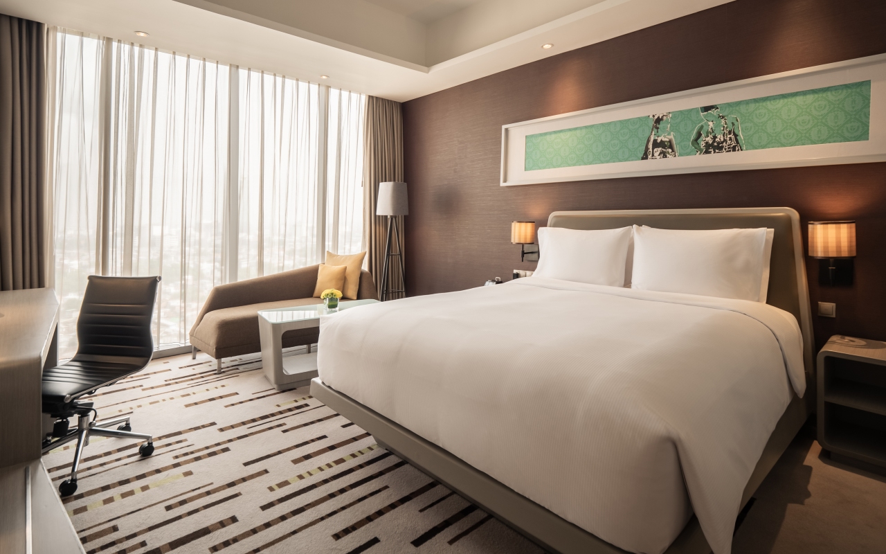 DoubleTree Jakarta Cikini King Guest Room